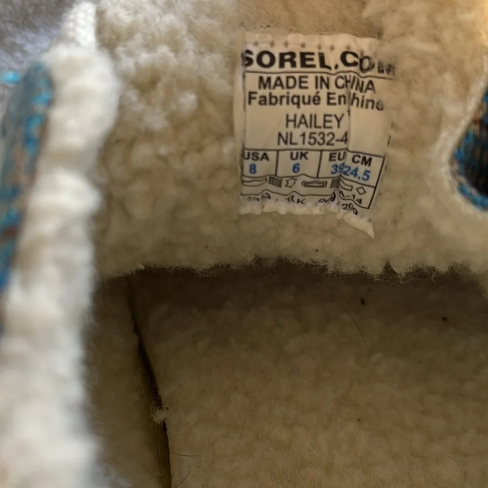 Sorel boots Sorel Hailey boot cloth womens size 8 Blue and‎ Tan Plaid Boots warm